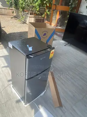 Pearl 80l Glacier Cube Compact Cooling, Big Vibes