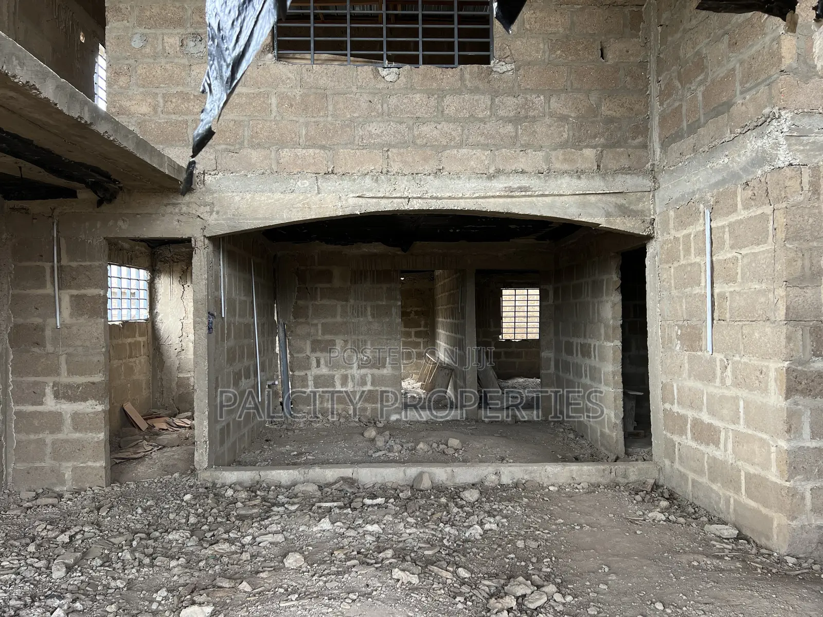 5bdrm House in Ejisu Krapa for sale