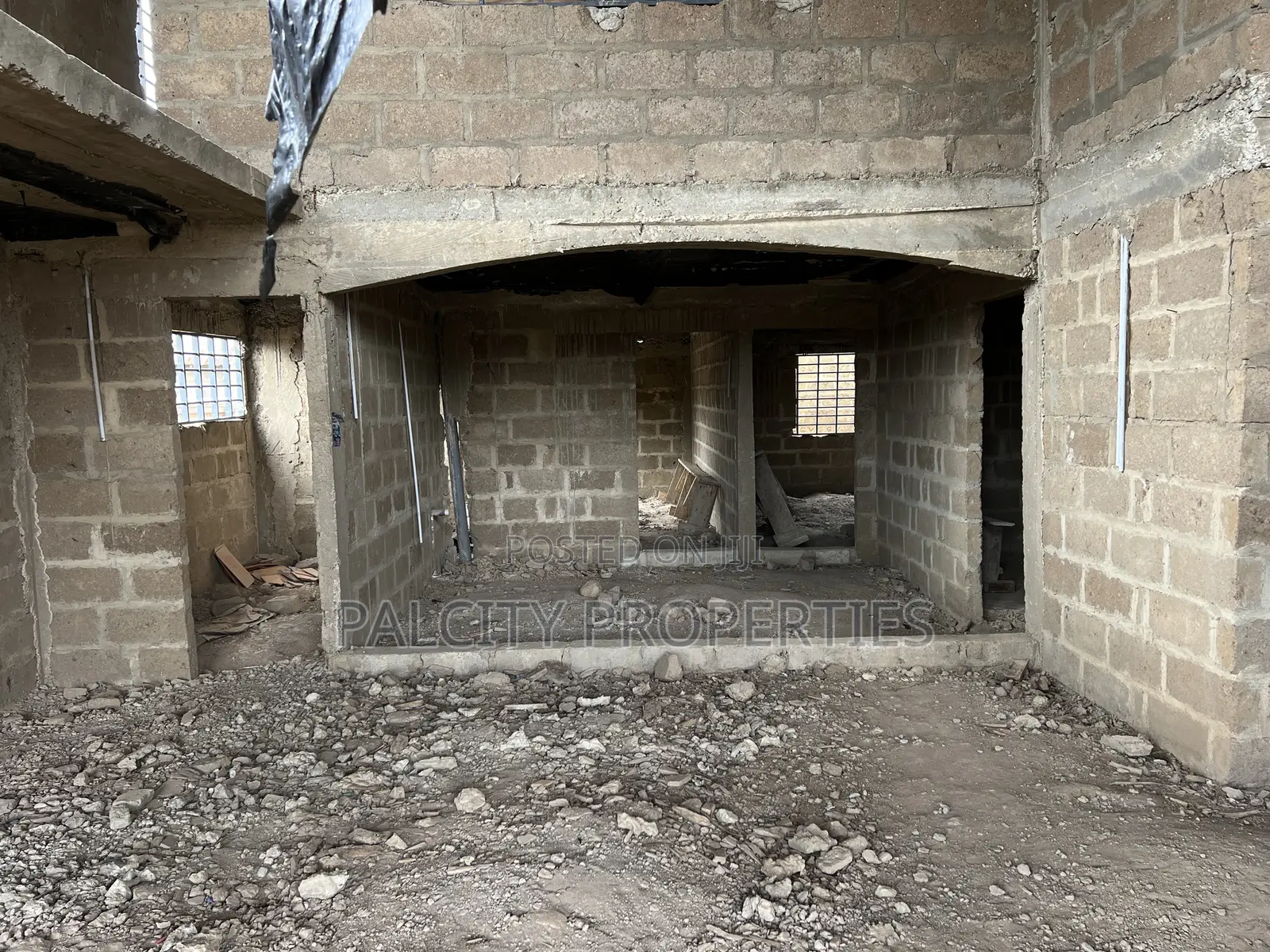 5bdrm House in Ejisu Krapa for sale