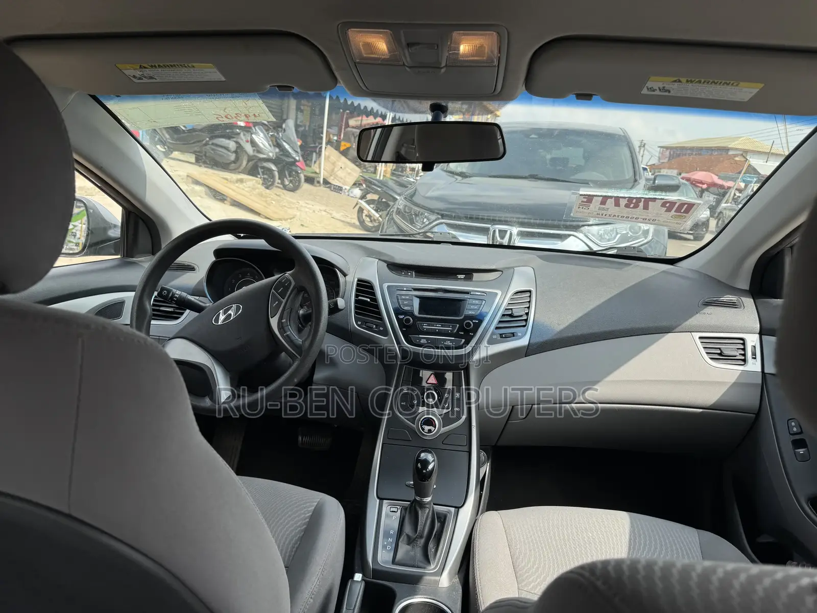 Hyundai Elantra SE Sedan FWD (1.8L 4cyl 6M) 2016 Silver
