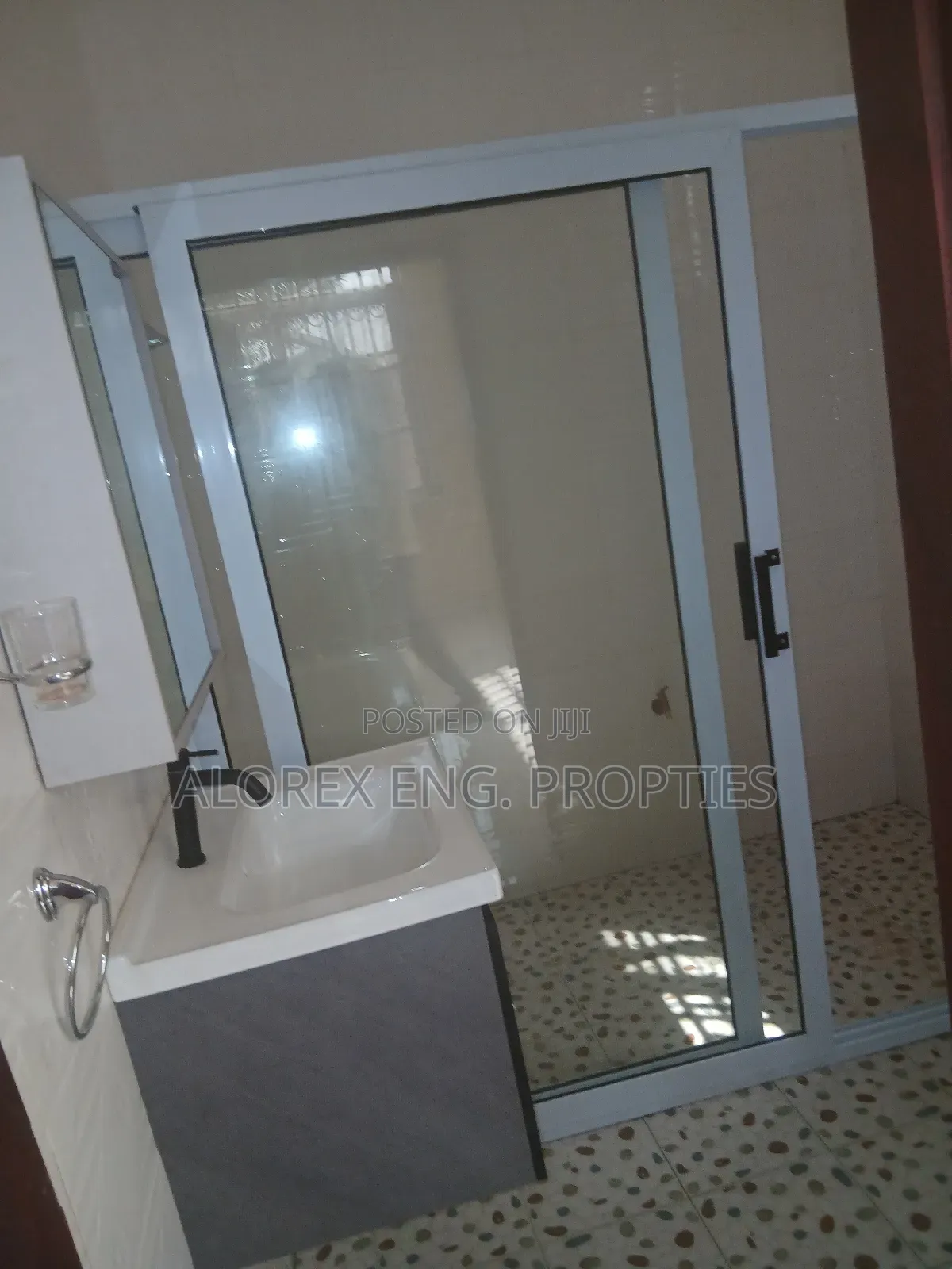 3bdrm Apartment in Rowi, Adenta for rent