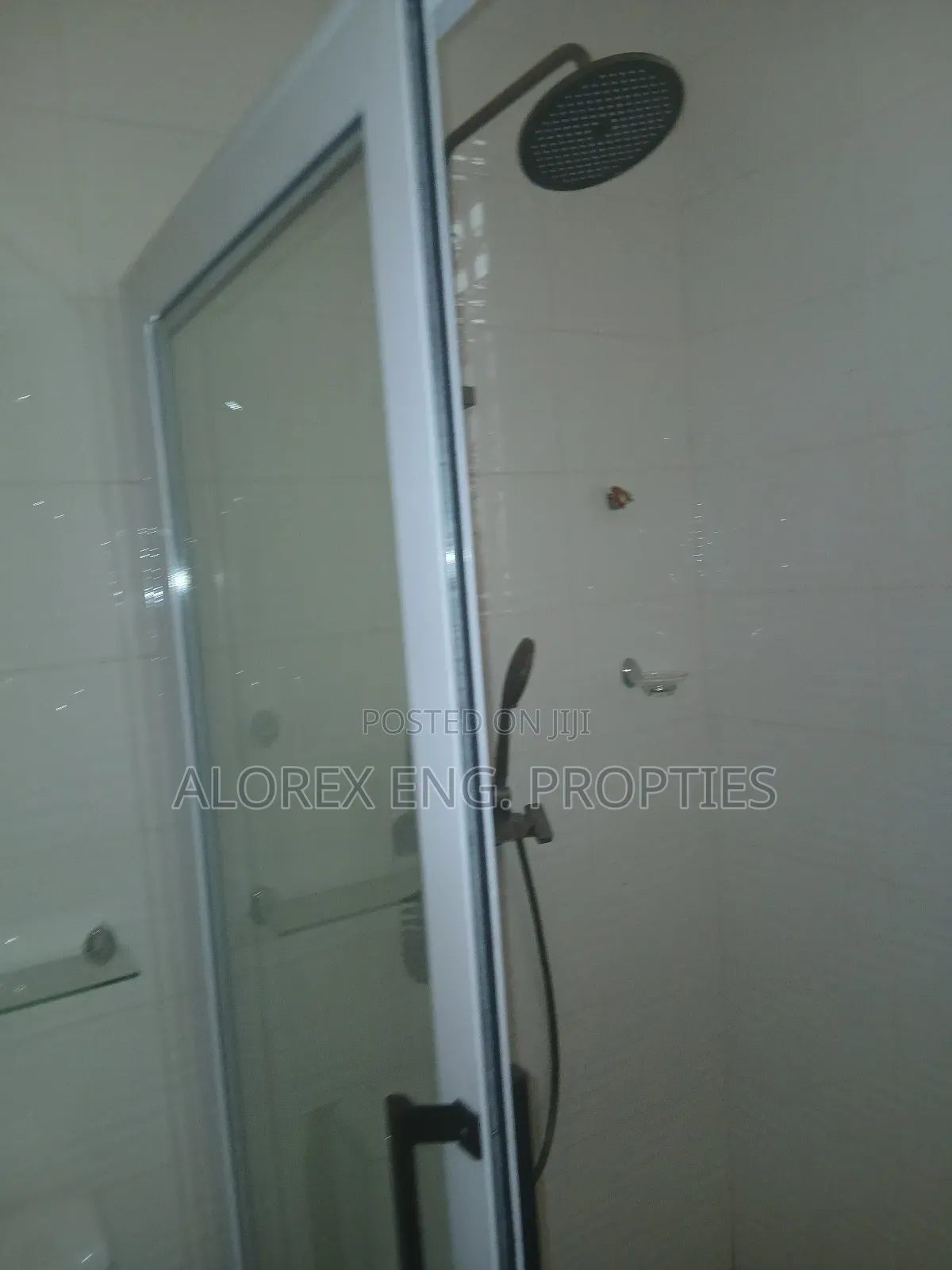 3bdrm Apartment in Rowi, Adenta for rent