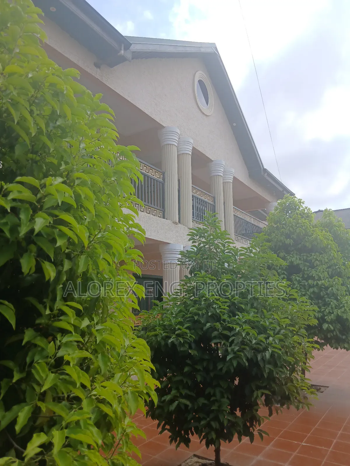 3bdrm Apartment in Rowi, Adenta for rent