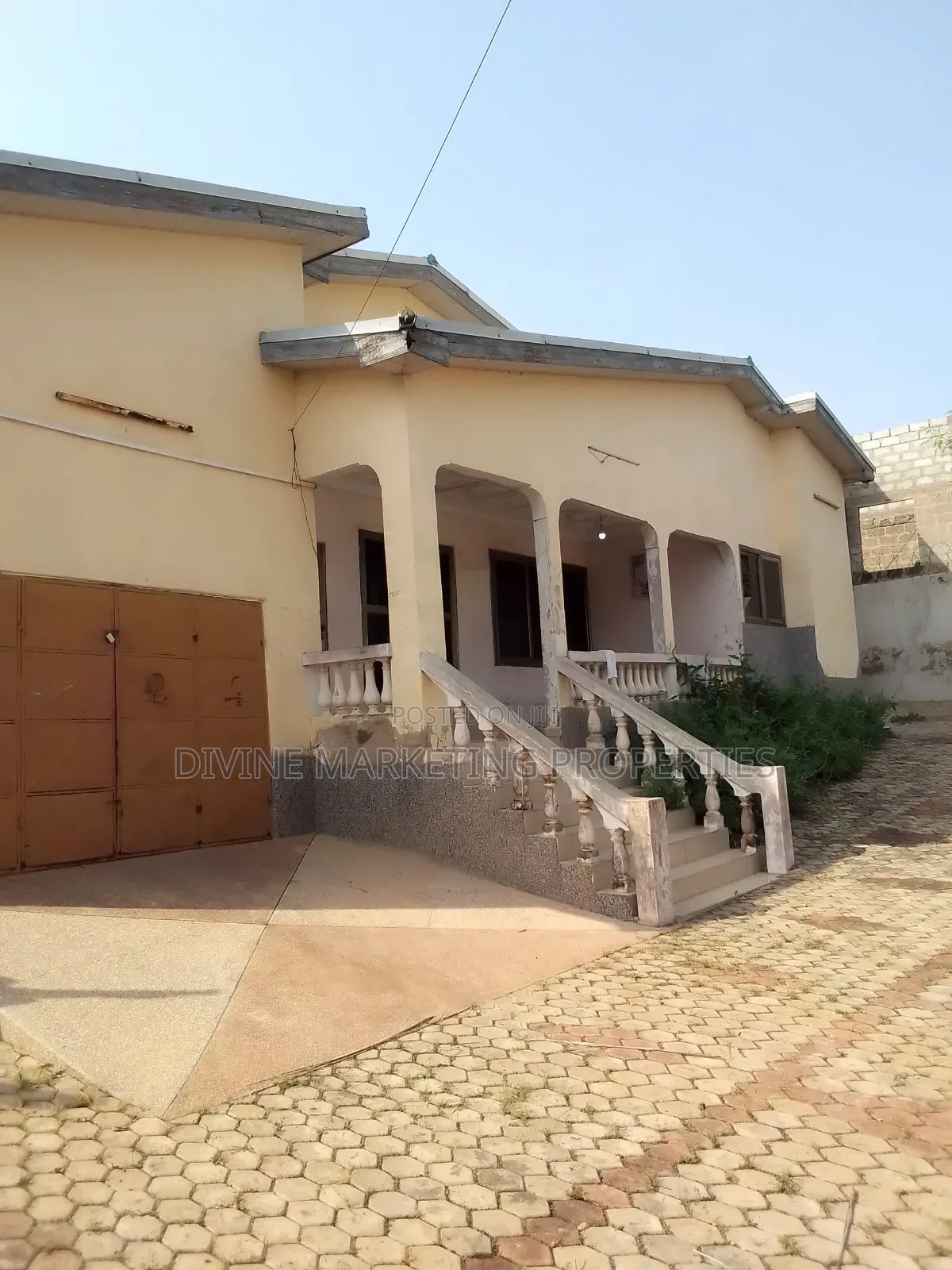 6bdrm House in Gbawe Bulemin for sale
