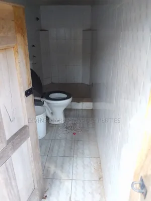 6bdrm House in Gbawe Bulemin for sale