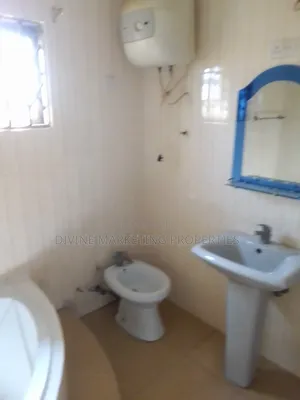 6bdrm House in Gbawe Bulemin for sale