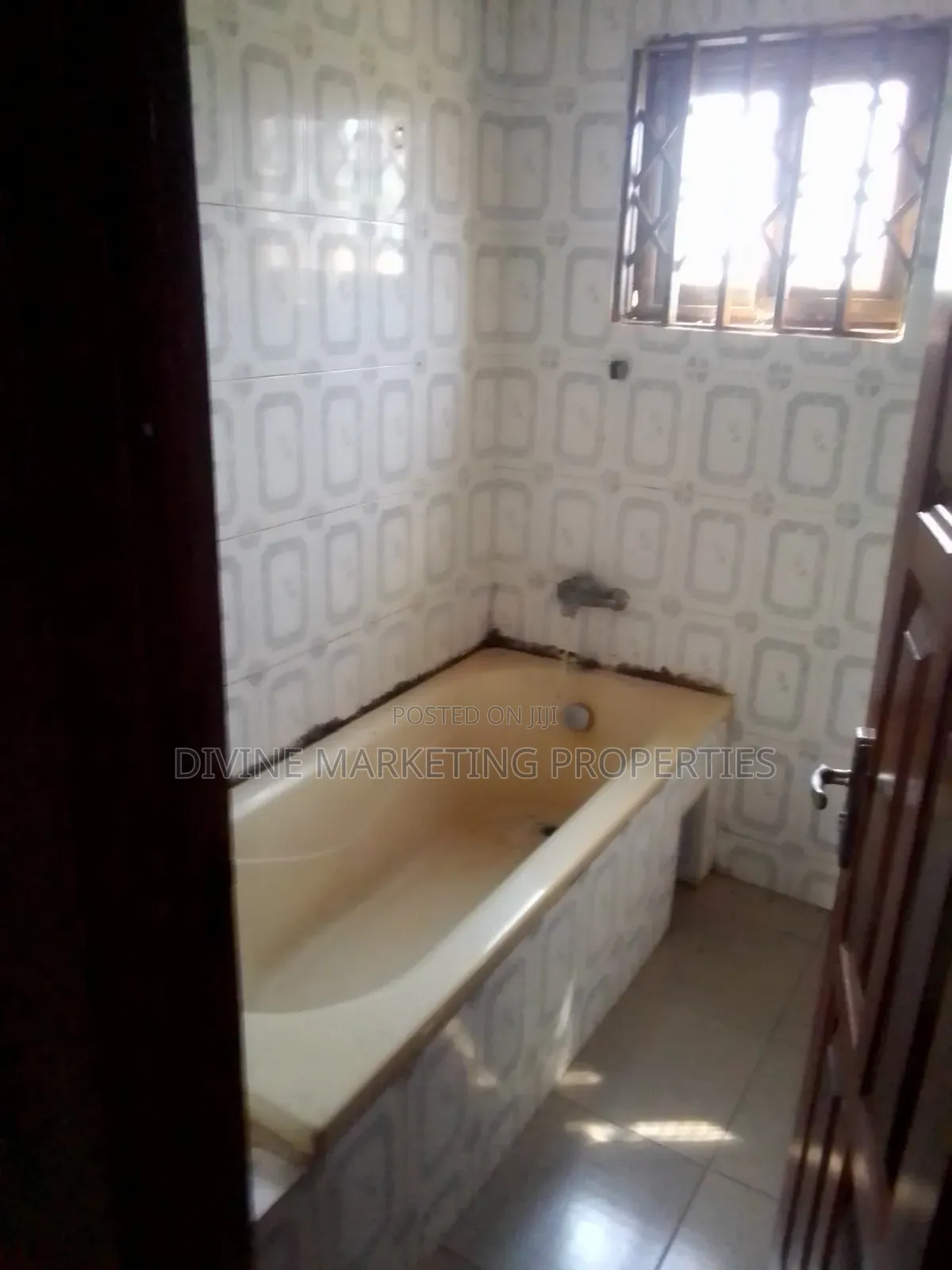 6bdrm House in Gbawe Bulemin for sale