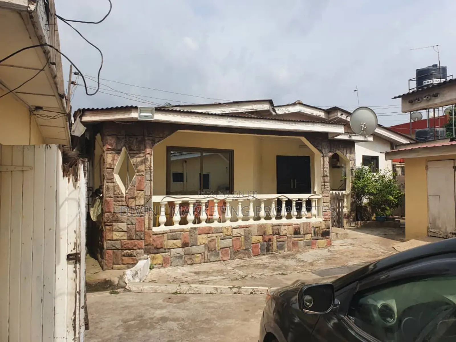 6bdrm House in Dzorwulu for sale