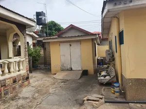 6bdrm House in Dzorwulu for sale