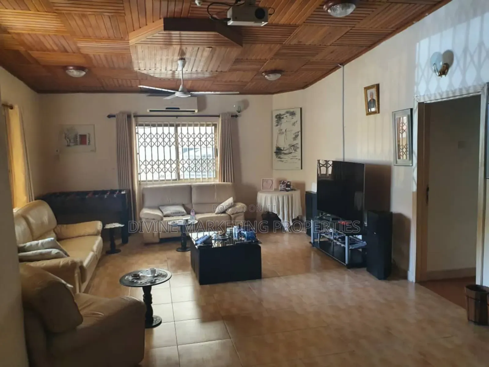 6bdrm House in Dzorwulu for sale