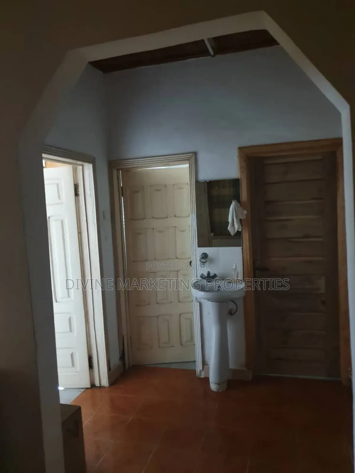6bdrm House in Dzorwulu for sale