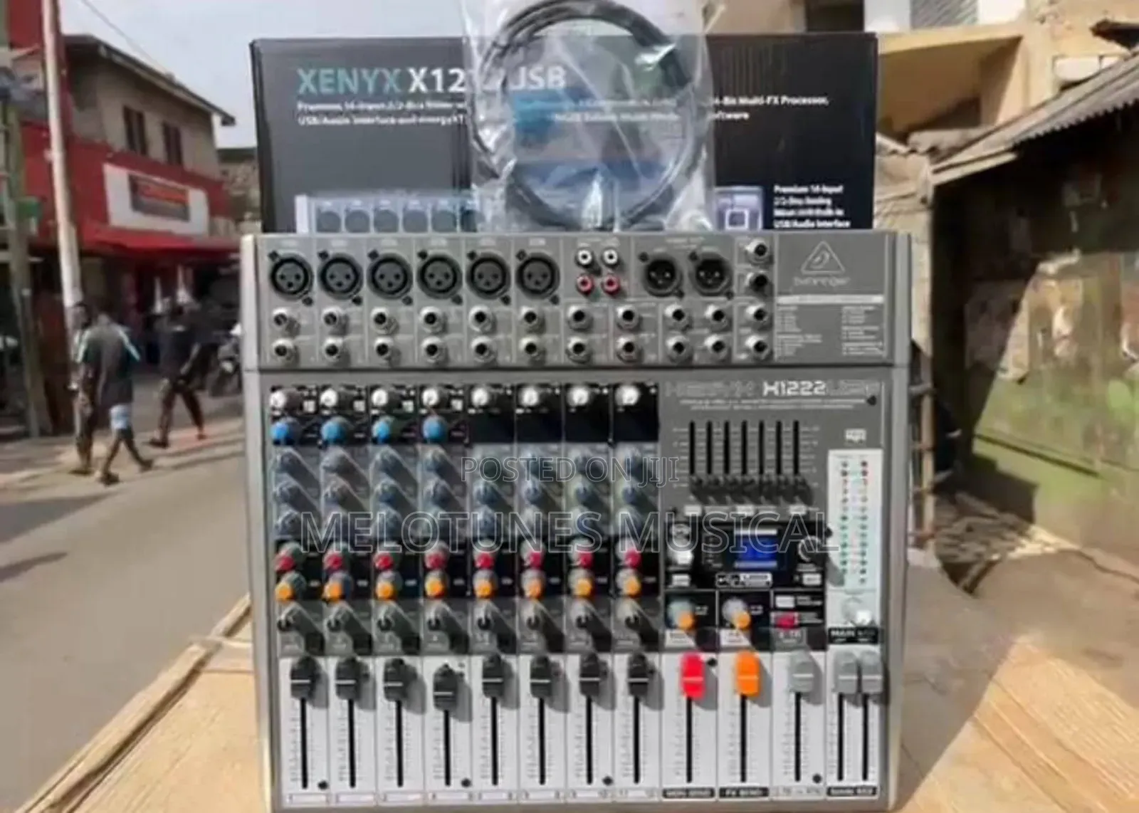 Behringer Xenyx X1222usb 12channel Audio Mixer