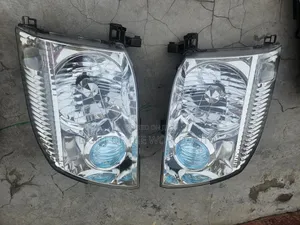 Nissan X-Trail Headlights