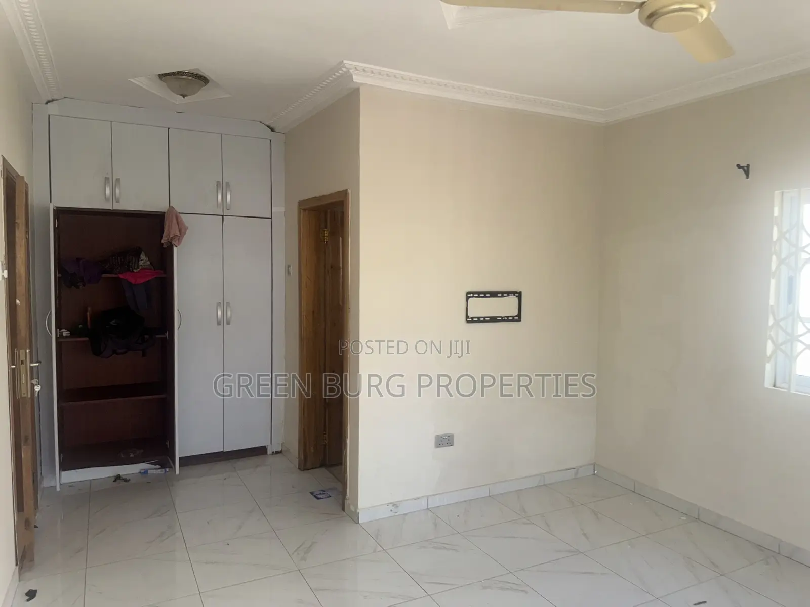 3bdrm Townhouse / Terrace in Green, East Legon for rent