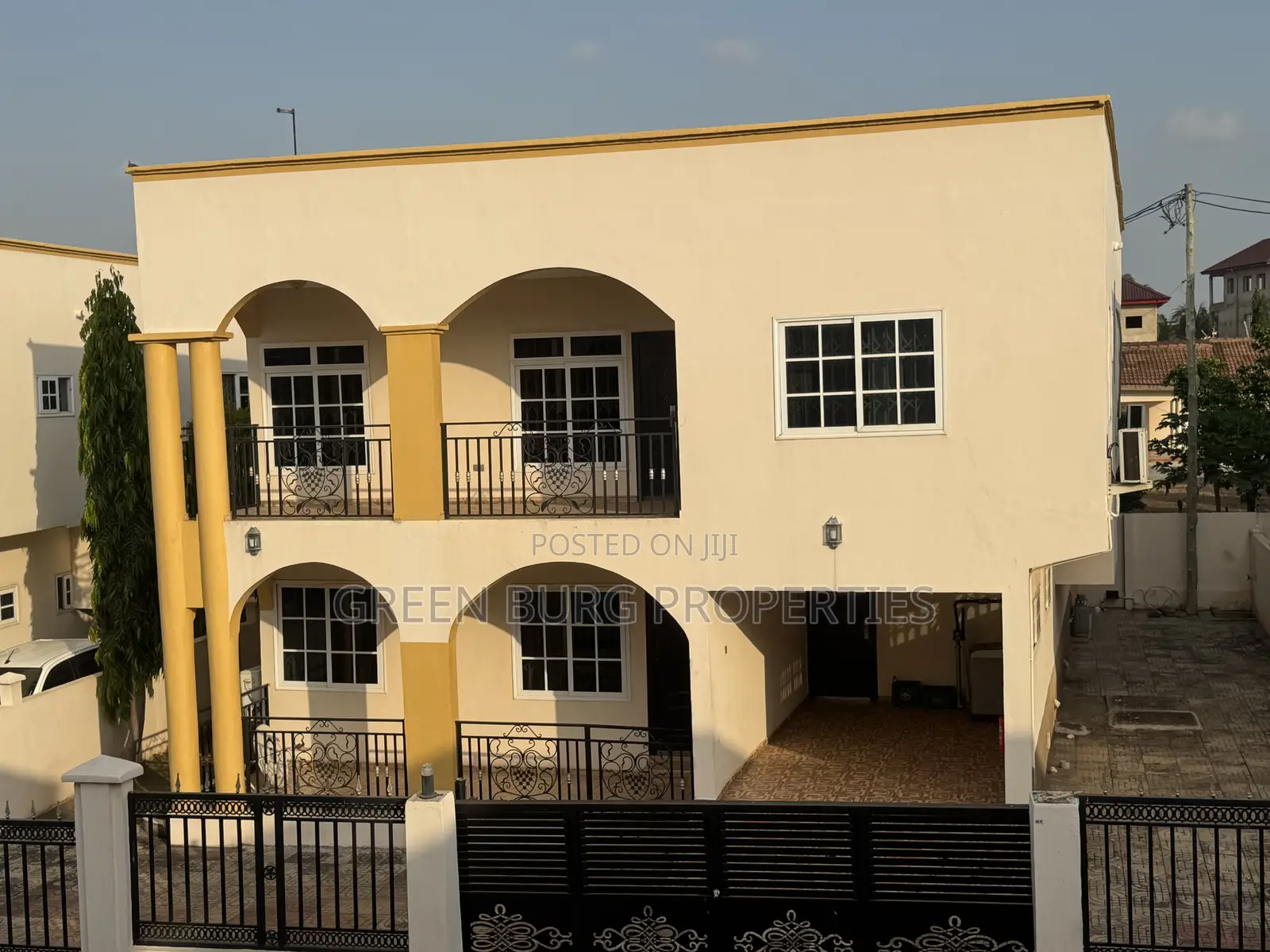 3bdrm Townhouse / Terrace in Green, East Legon for rent