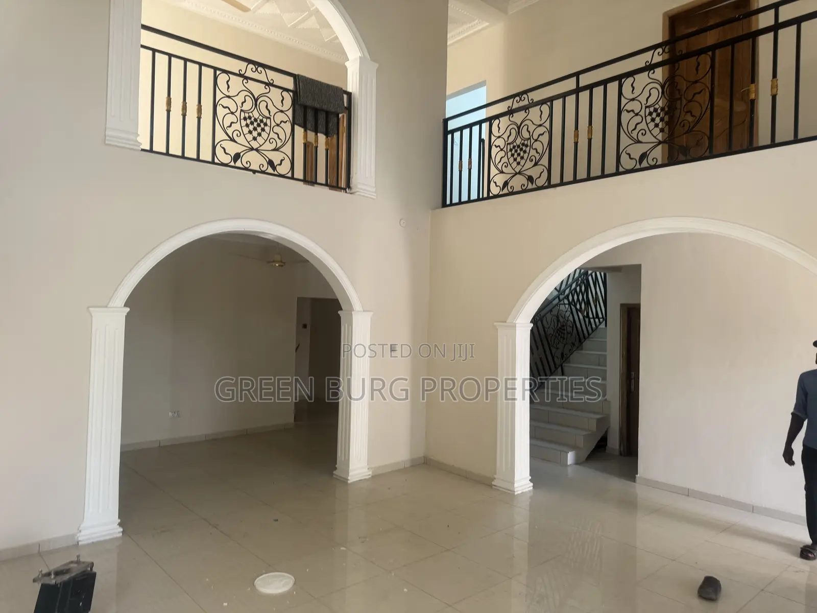 3bdrm Townhouse / Terrace in Green, East Legon for rent
