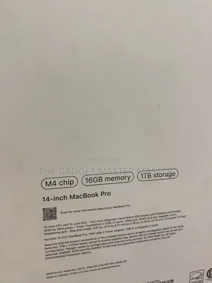New Laptop Apple MacBook Pro 2024 M4 14-Inch 16GB Apple M4 SSD 1T