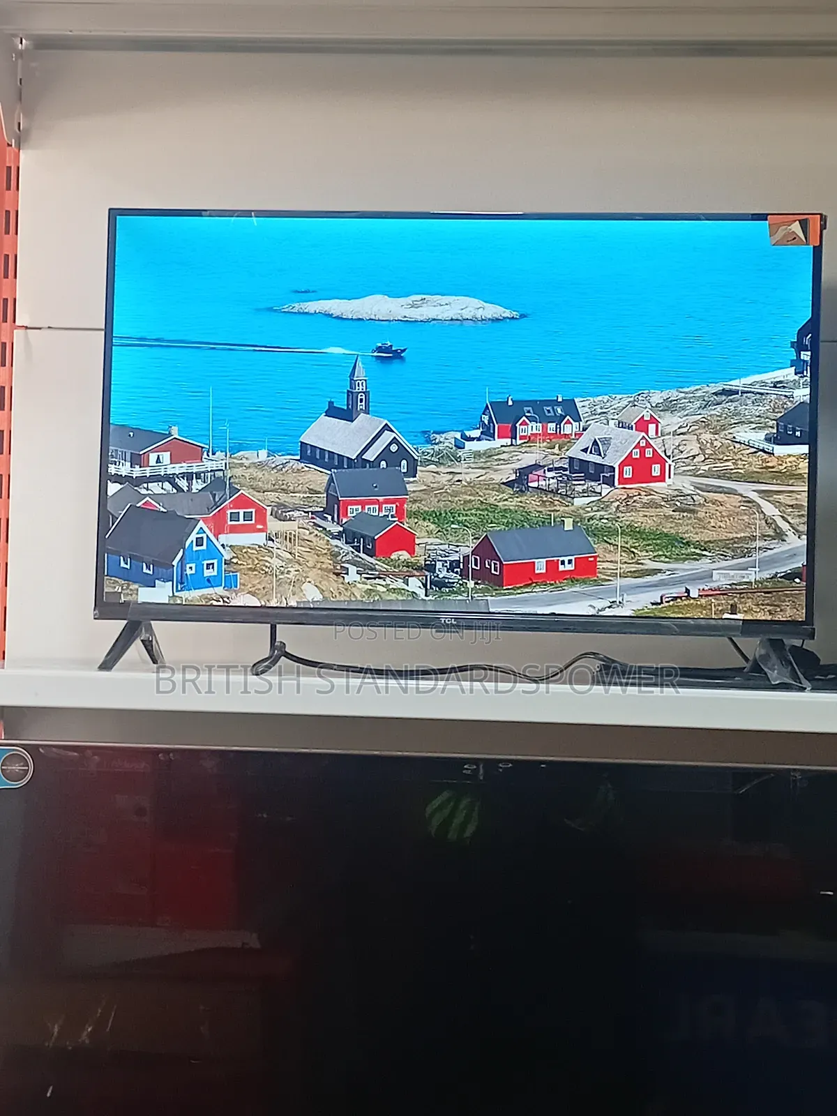 See More, Stream More With a 32" Android Smart Led