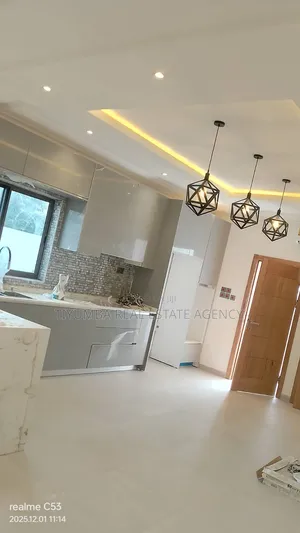 5bdrm Duplex in Tiyumba Agency, Haatso for sale