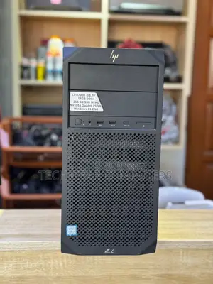 Desktop Computer HP Z2 G4 Tower 16GB Intel Core i7 SSD 256GB