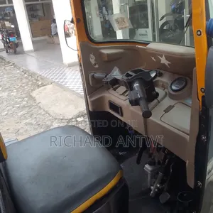 Bajaj RE 2022 Black