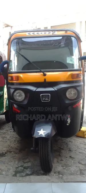 Bajaj RE 2022 Black