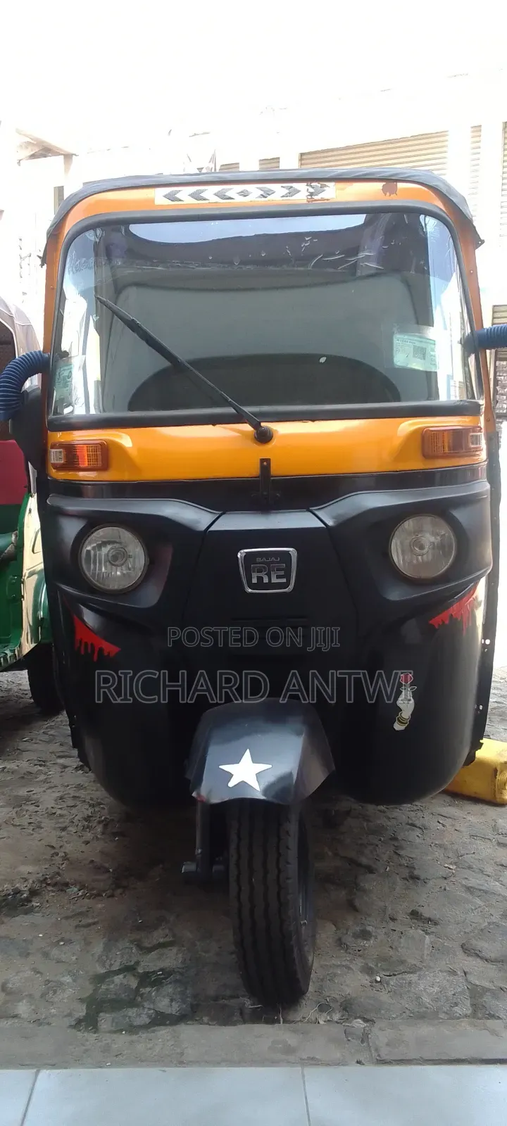 Bajaj RE 2022 Black