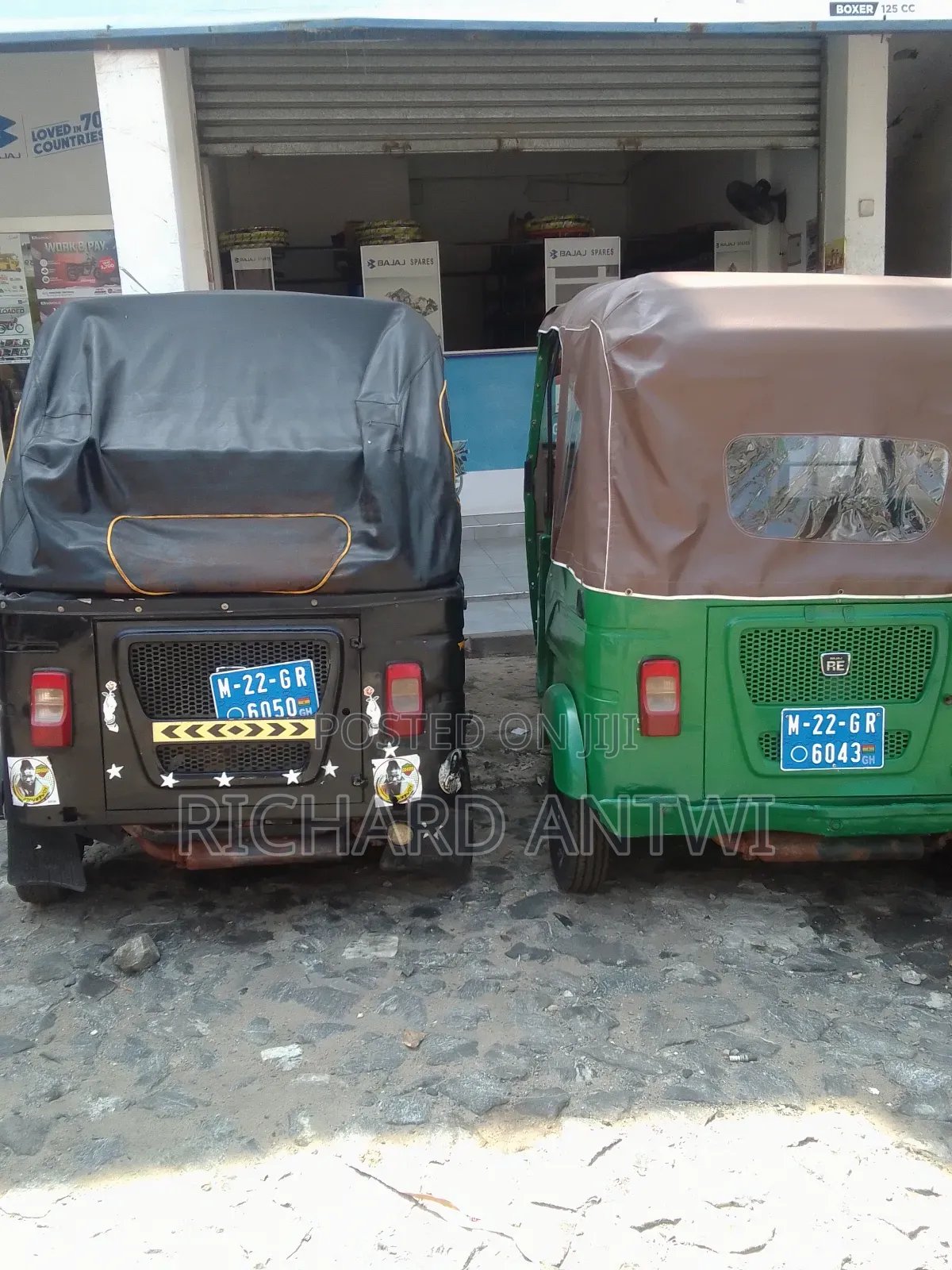 Bajaj RE 2022 Black