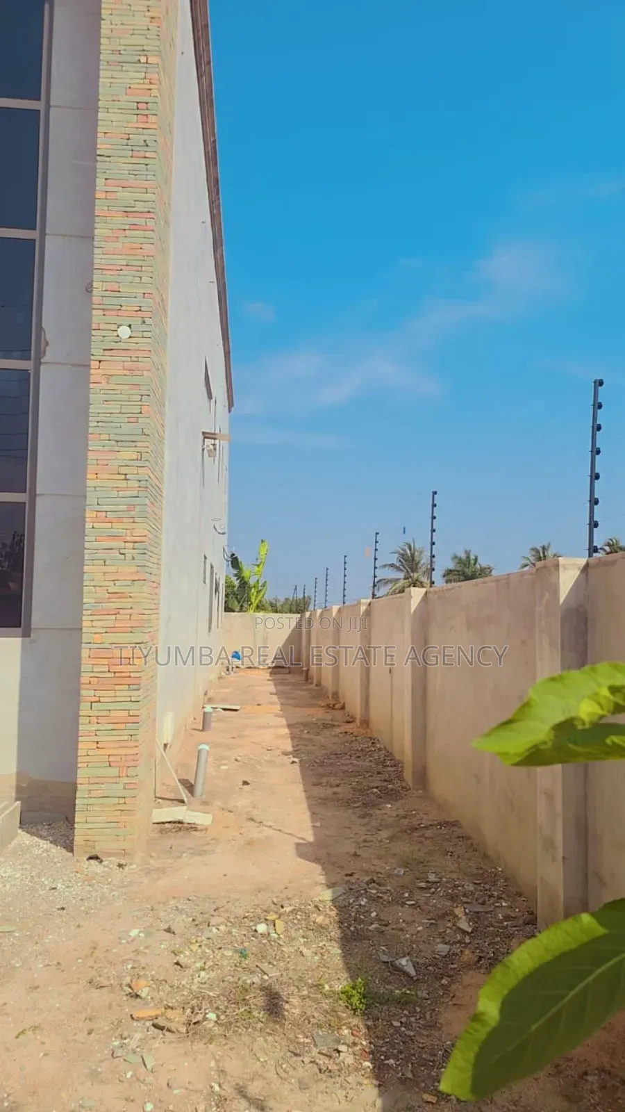 4bdrm Duplex in Tiyumba Agency., Haatso for sale