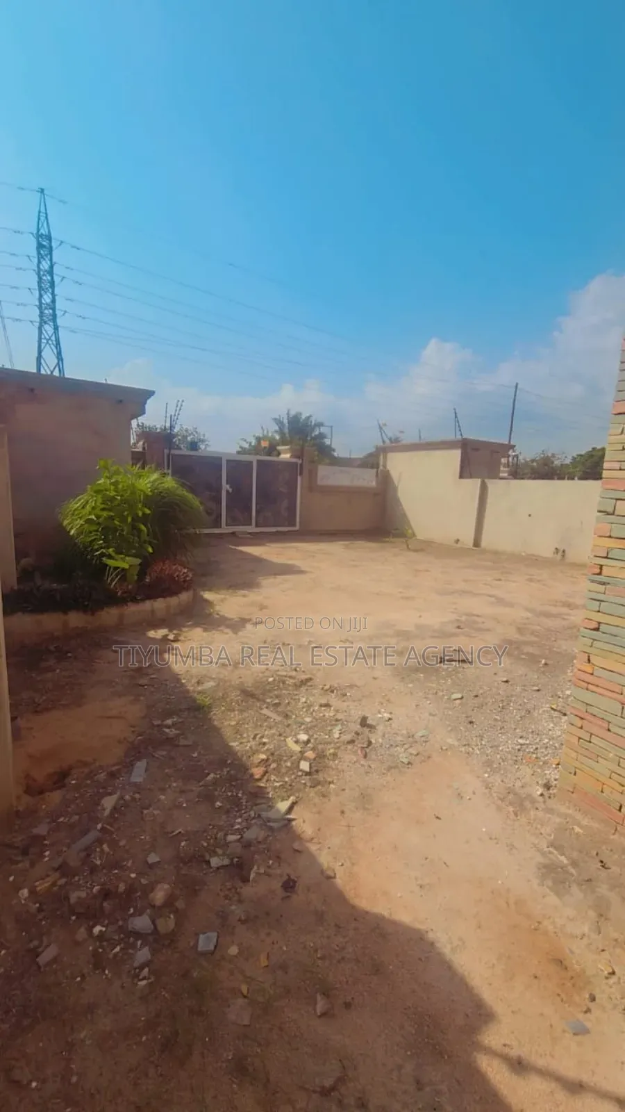 4bdrm Duplex in Tiyumba Agency., Haatso for sale