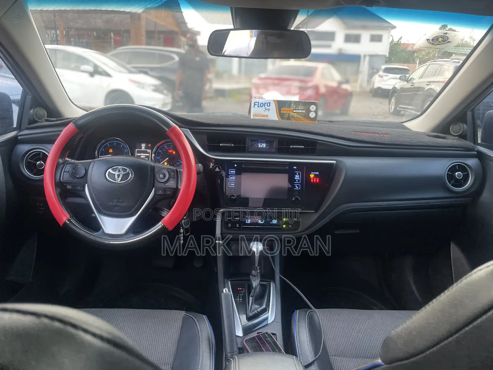 Toyota Corolla LE Eco (1.8L 4cyl 2A) 2019 Silver
