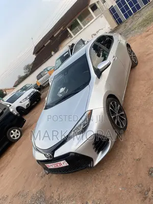 Toyota Corolla LE Eco (1.8L 4cyl 2A) 2019 Silver