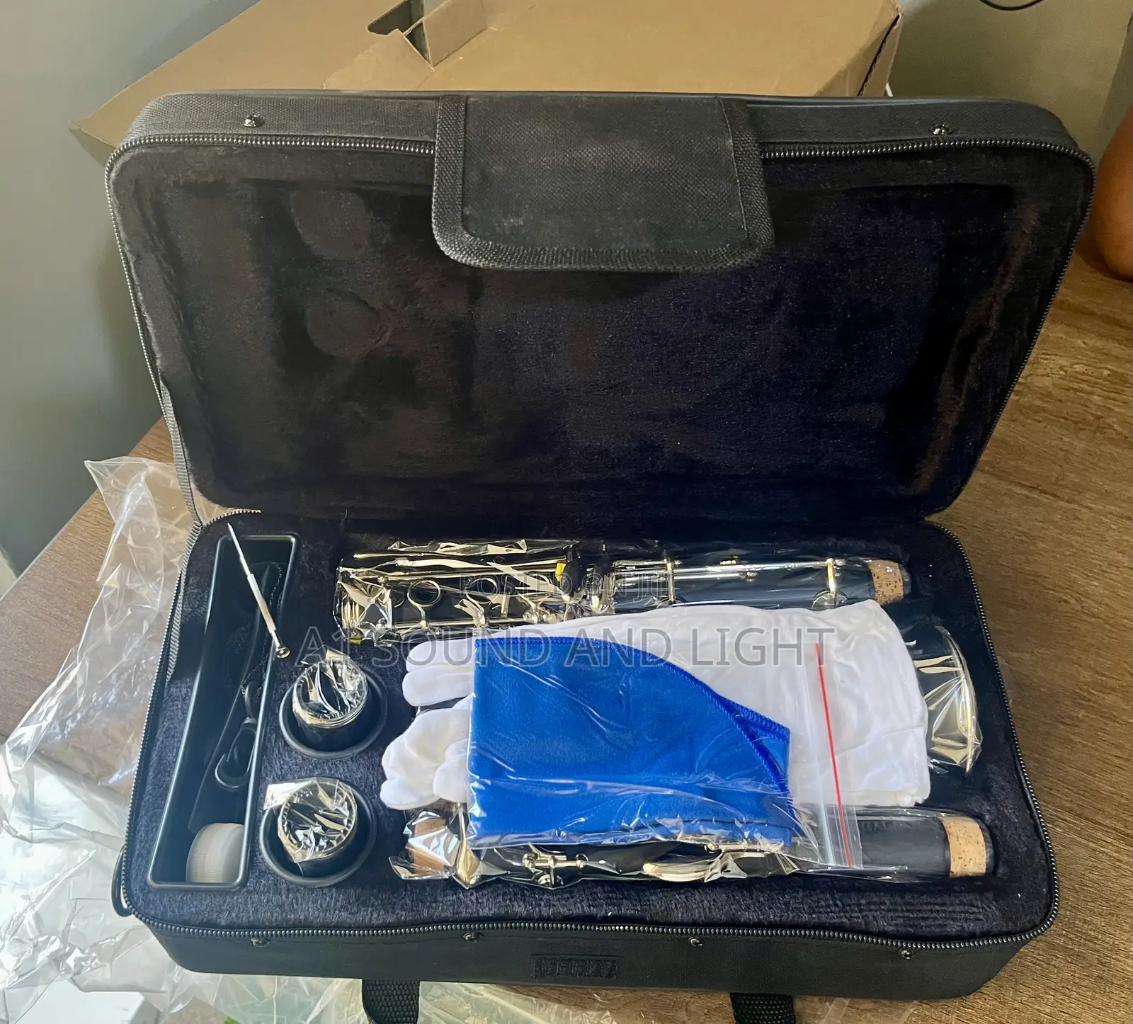 Titanic Usa Clarinet With Complete Case