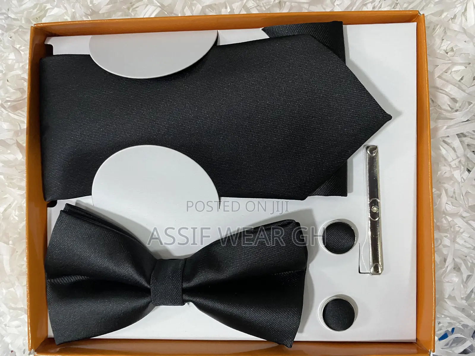 Fashionable Black Bow Tie