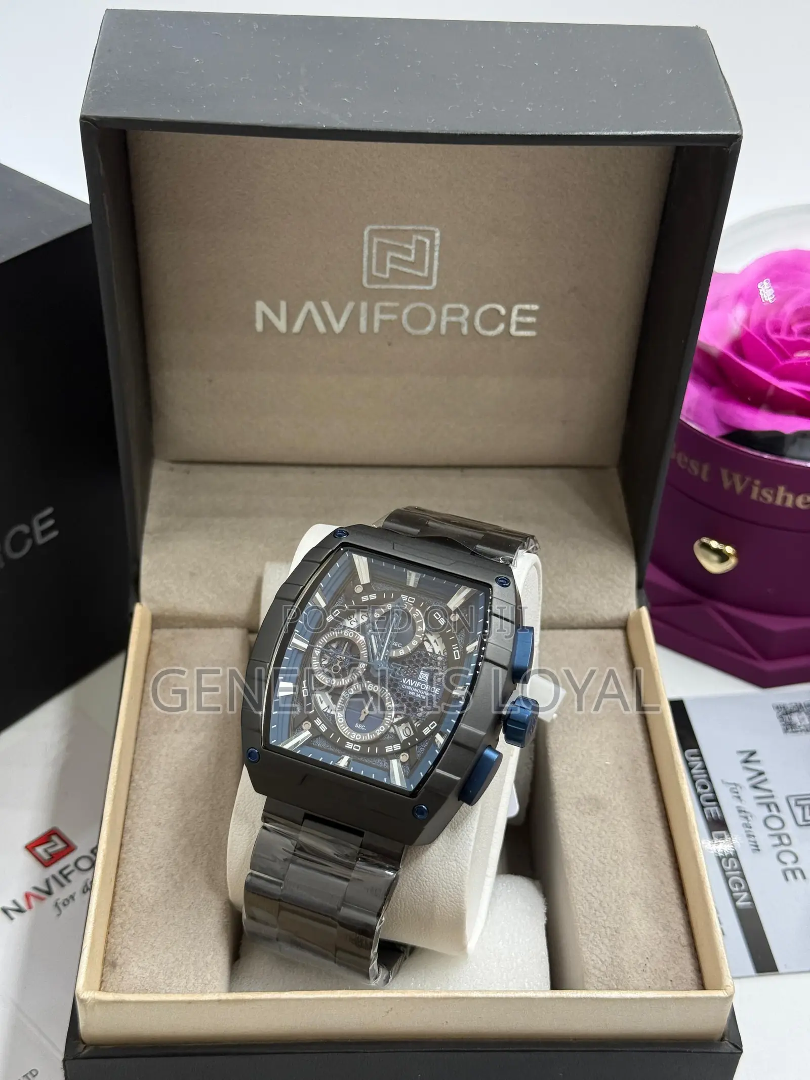 Naviforce Gold Tone Men's Quartz Watch.