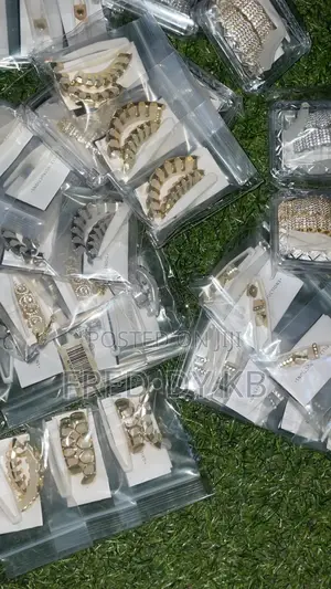Fancy Teeth Grillz
