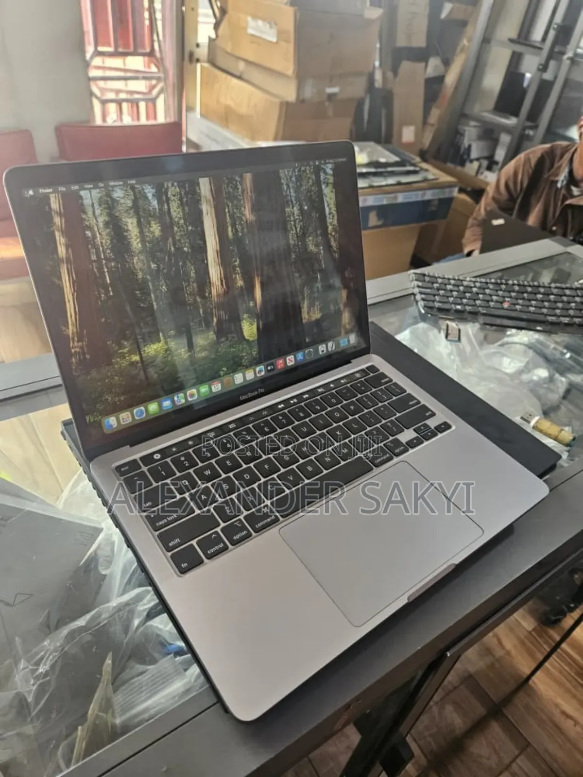 Laptop Apple MacBook Pro 2020 16GB Intel Core I7 SSD 512GB