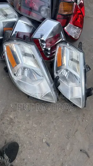 Nissan Versa/Tiida Headlight 2007,2008,2009,2010,2011,2012