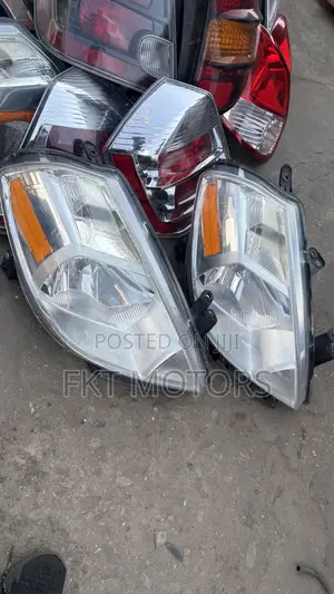 Nissan Versa/Tiida Headlight 2007,2008,2009,2010,2011,2012