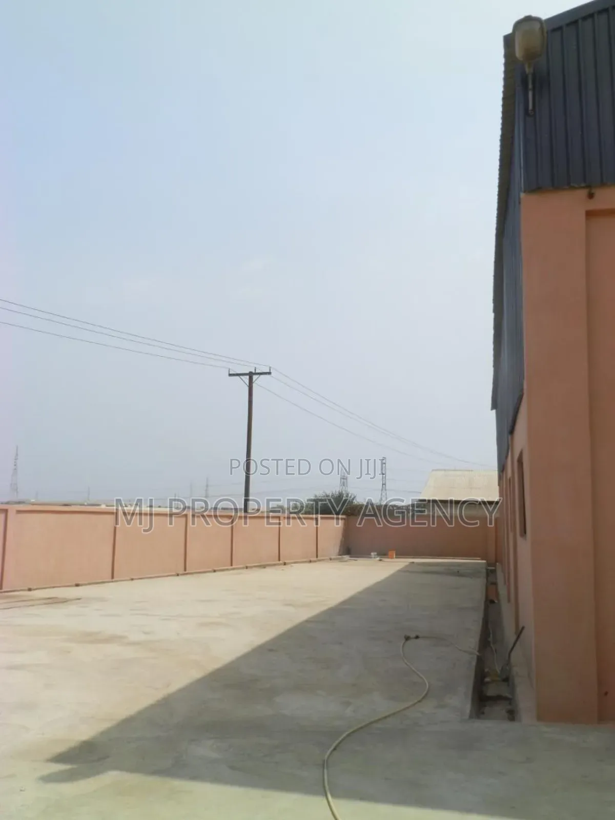 2000 SQM Warehouse With Office Complex