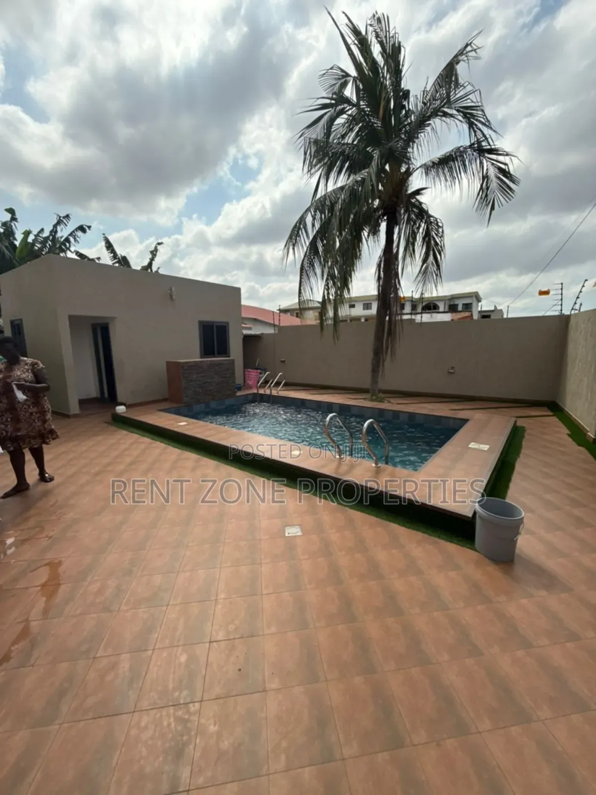 Furnished 4bdrm Duplex in Dome for sale