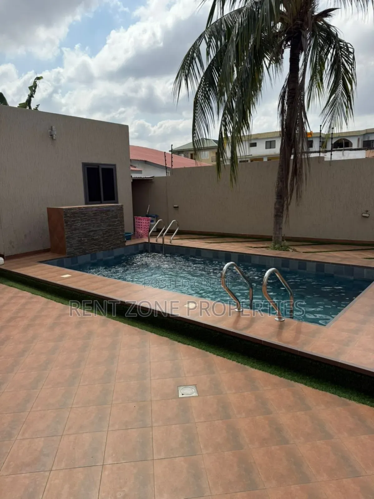Furnished 4bdrm Duplex in Dome for sale
