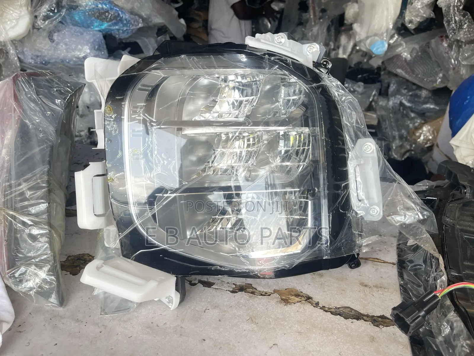 Outlander 2024 Headlight Right
