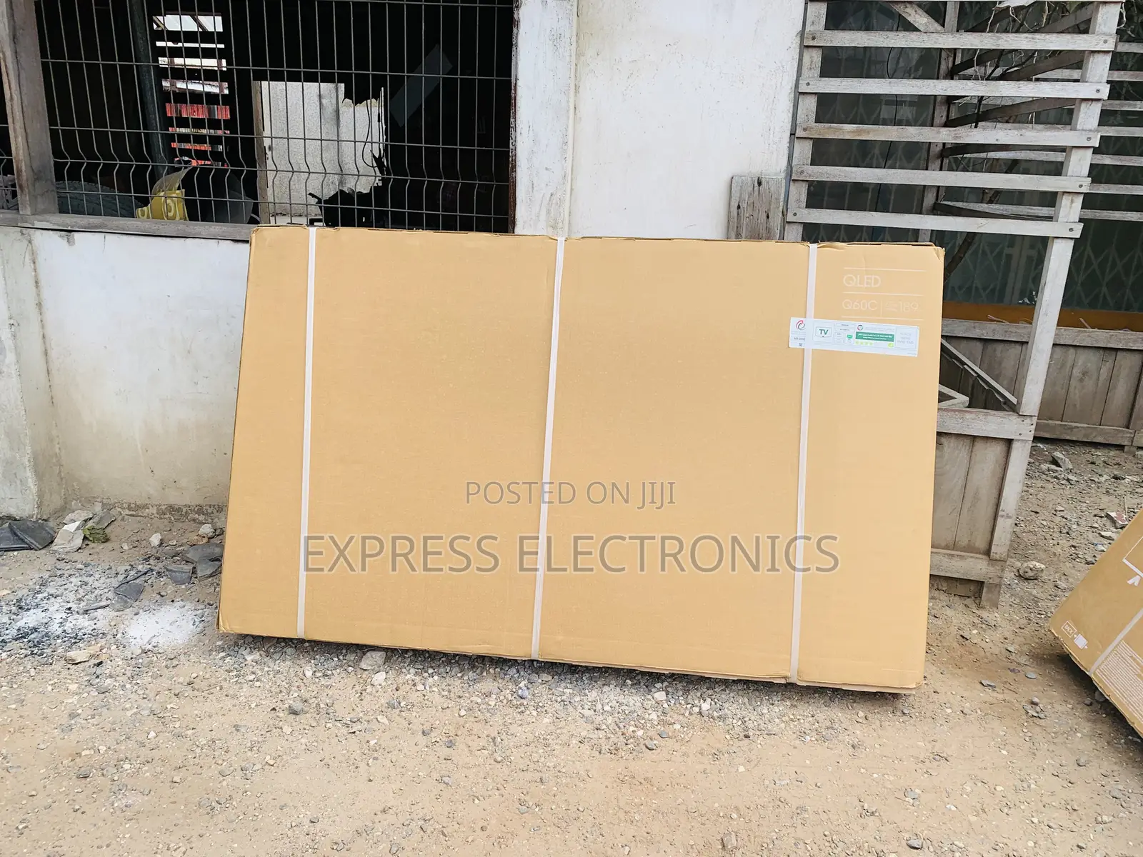 75”Q60c Qled Smart Glossy Samsung Display Screen Televisions