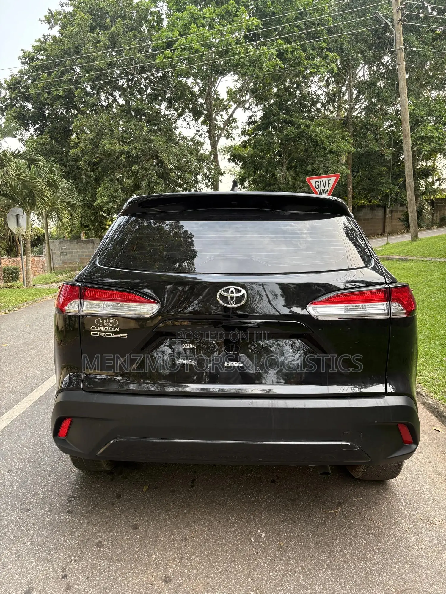 New Toyota Corolla Cross LE 2023 Black