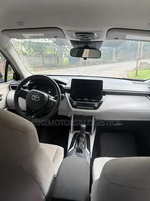 New Toyota Corolla Cross LE 2023 Black