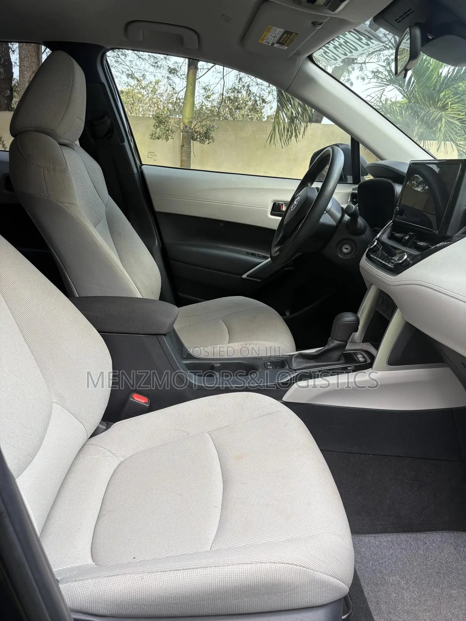 New Toyota Corolla Cross LE 2023 Black