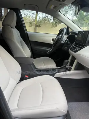 New Toyota Corolla Cross LE 2023 Black
