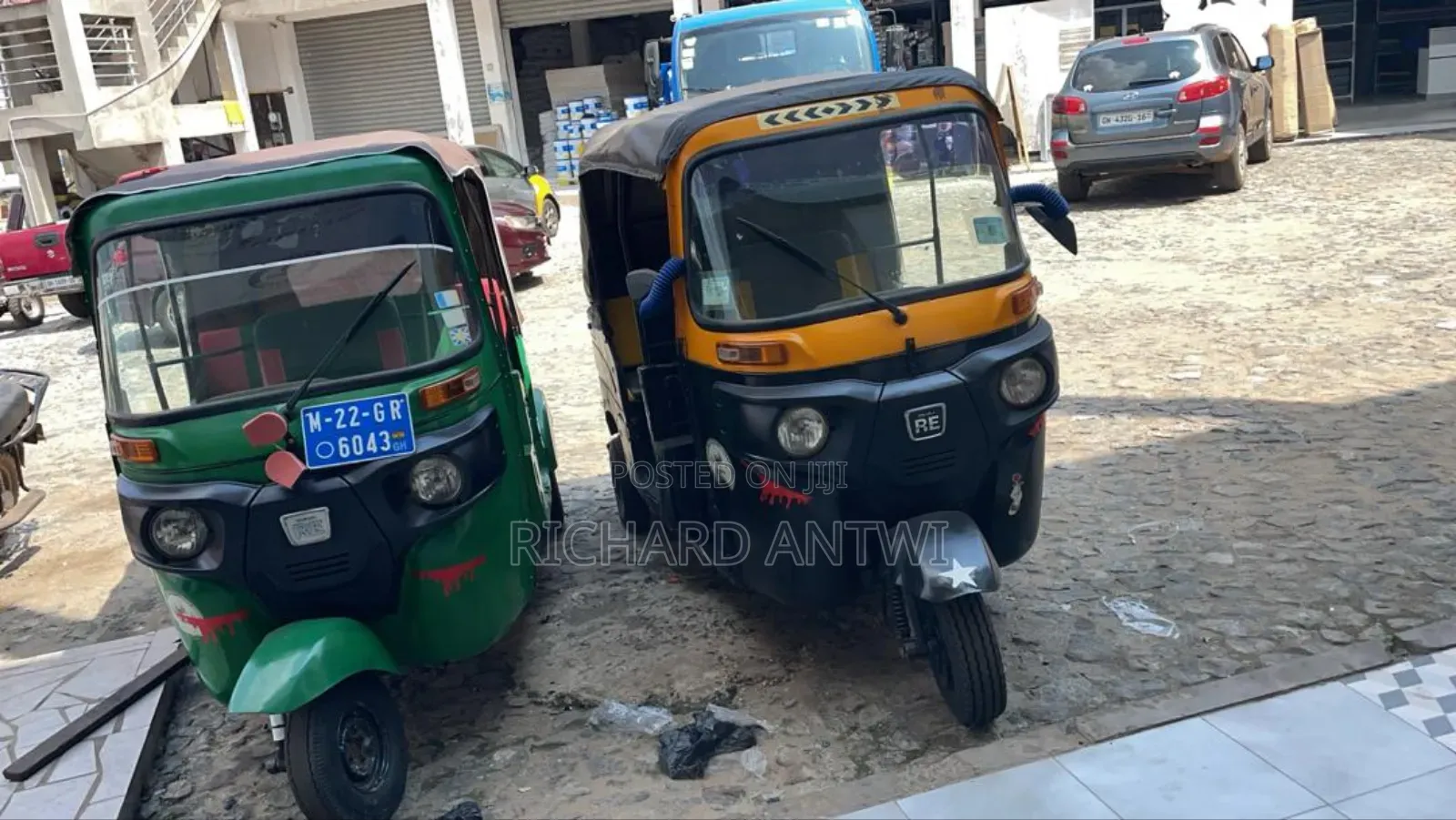 Bajaj RE 2022 Black