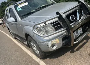 Nissan Navara 2012 Gray